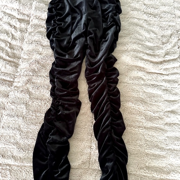 GSUWOO black velevt set - Picture 2 of 2